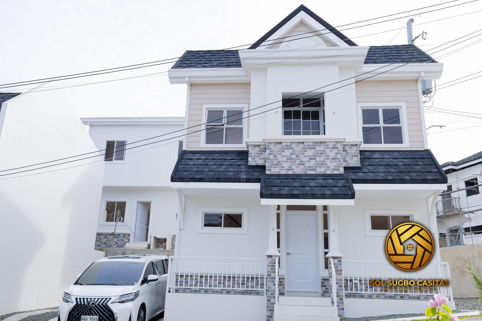 Luxury mountain view house at Minglanilla Highlands by Palafox